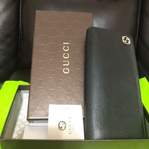 Authentic, preloved Gucci Wallet